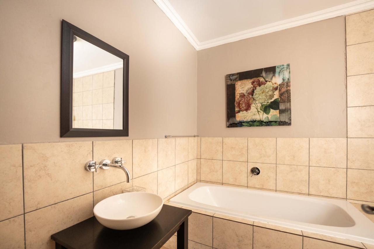 Fatmols Guest Lodge Johannesburg Eksteriør bilde
