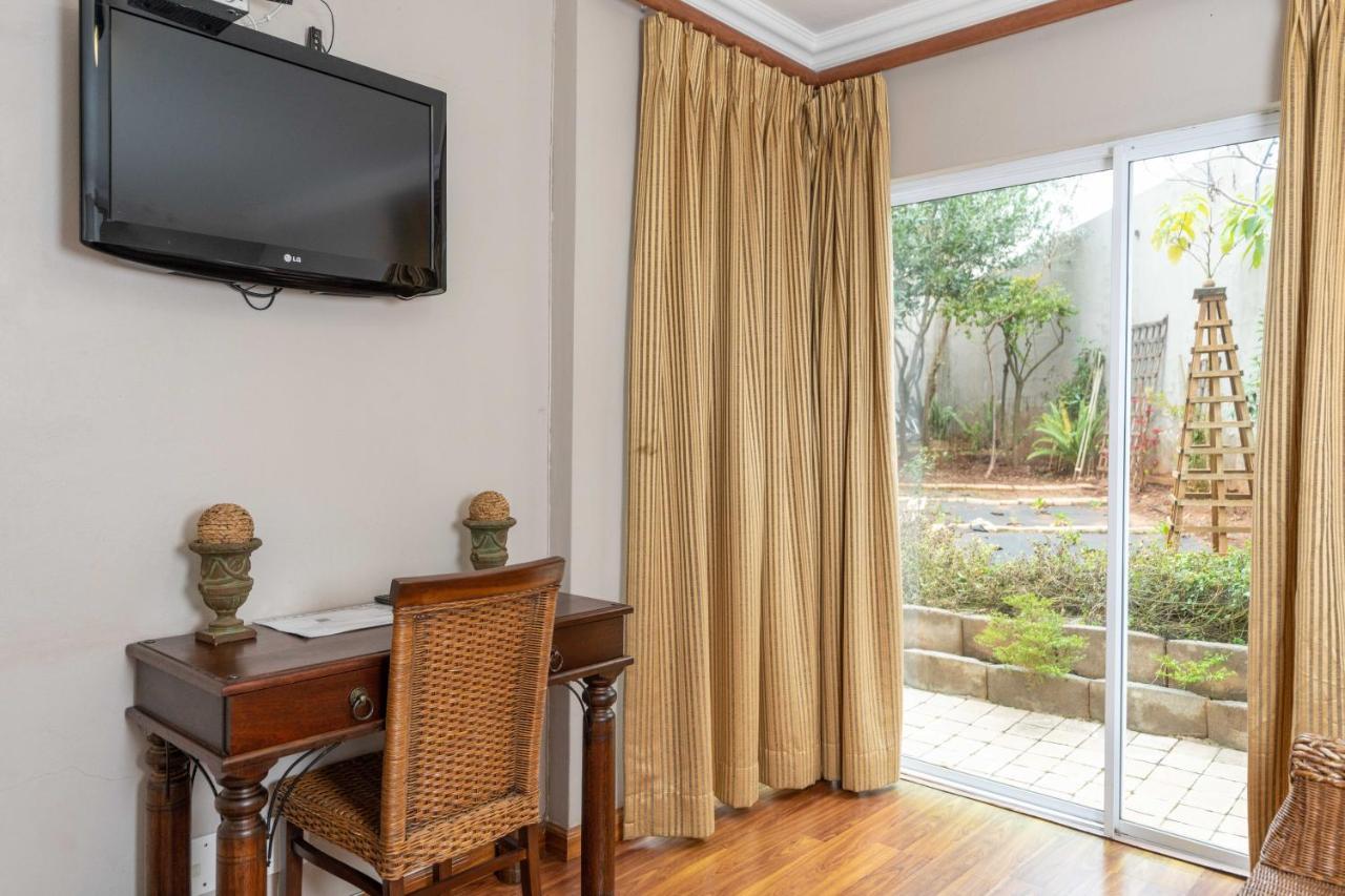 Fatmols Guest Lodge Johannesburg Eksteriør bilde