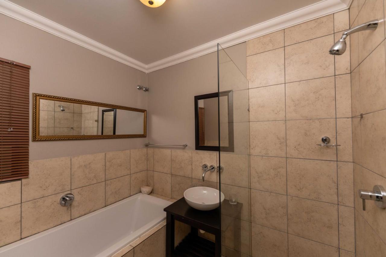 Fatmols Guest Lodge Johannesburg Eksteriør bilde